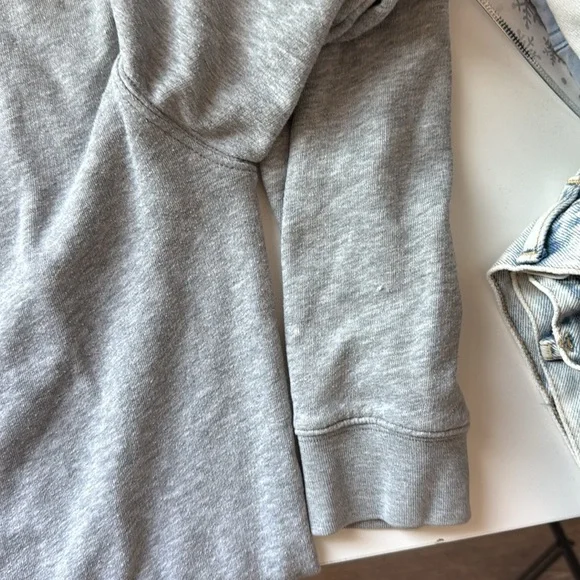 Victoria’s Secret Pink grey crewneck sweatshirt size Medium - Picture 4 of 5